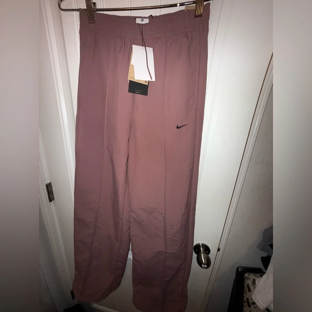 Nike Pink Track Pants with High-Rise Waist - Picture 15 of 16